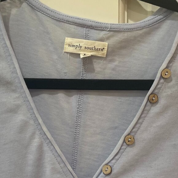 Simply Southern periwinkle summer top size L - Picture 2 of 4